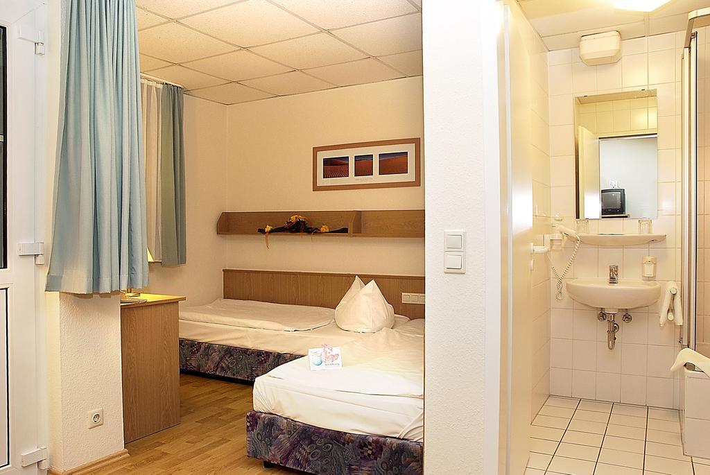 Jembo Park Hotel Jena Habitación foto